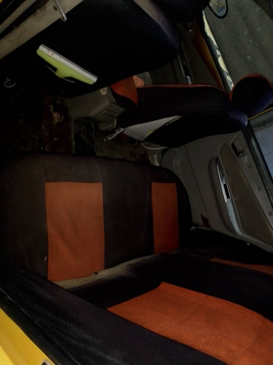 🚨 بيع مستعجل جداً - ليفان Lifan 620 موديل 2013 بـ 25 ورقة فقط 🚨
السلام عليكم شباب
للبيع سيارة ليفان 620 موديل 2013 لون برتقالي مميز. البيع مستعجل جداً لسد دين.

**التفاصيل:**
✅ النوع: ليفان 620 Talent موديل 2013
✅ الكير: عادي / گير عادي 
✅ اللون: برتقالي مميز - يبين بالشارع
✅ الرقم: إنكليزي 13 أ 7322 -ميسان
✅ السنوية: بسمي موجودة، مصفرة هيئة وغرامات
✅ الحالة: مابيها مطلوبة، جاهزة للتحويل فوراً
✅ المحرك: بيها قليل تبخير فقط، ماشية وعاملة
✅ الملاحظات: بيها بعض الخدوش البسيطة بالجاملغ الخلفي

**السعر: 25 ورقة كاش ونقد**
السعر حرق والله، والشراي الجاد ما نختلف وياه. 
البيع مستعجل لسد دين أخوي.

المكان: ميسان
للاستفسار والاتصال:***********

الصور حقيقية من السيارة مرفقة.
بدون سماسرة وتجار - شراي تعب بس.

"الله يبارك لصاحب النصيب ويرزقنا ويرزقه"
