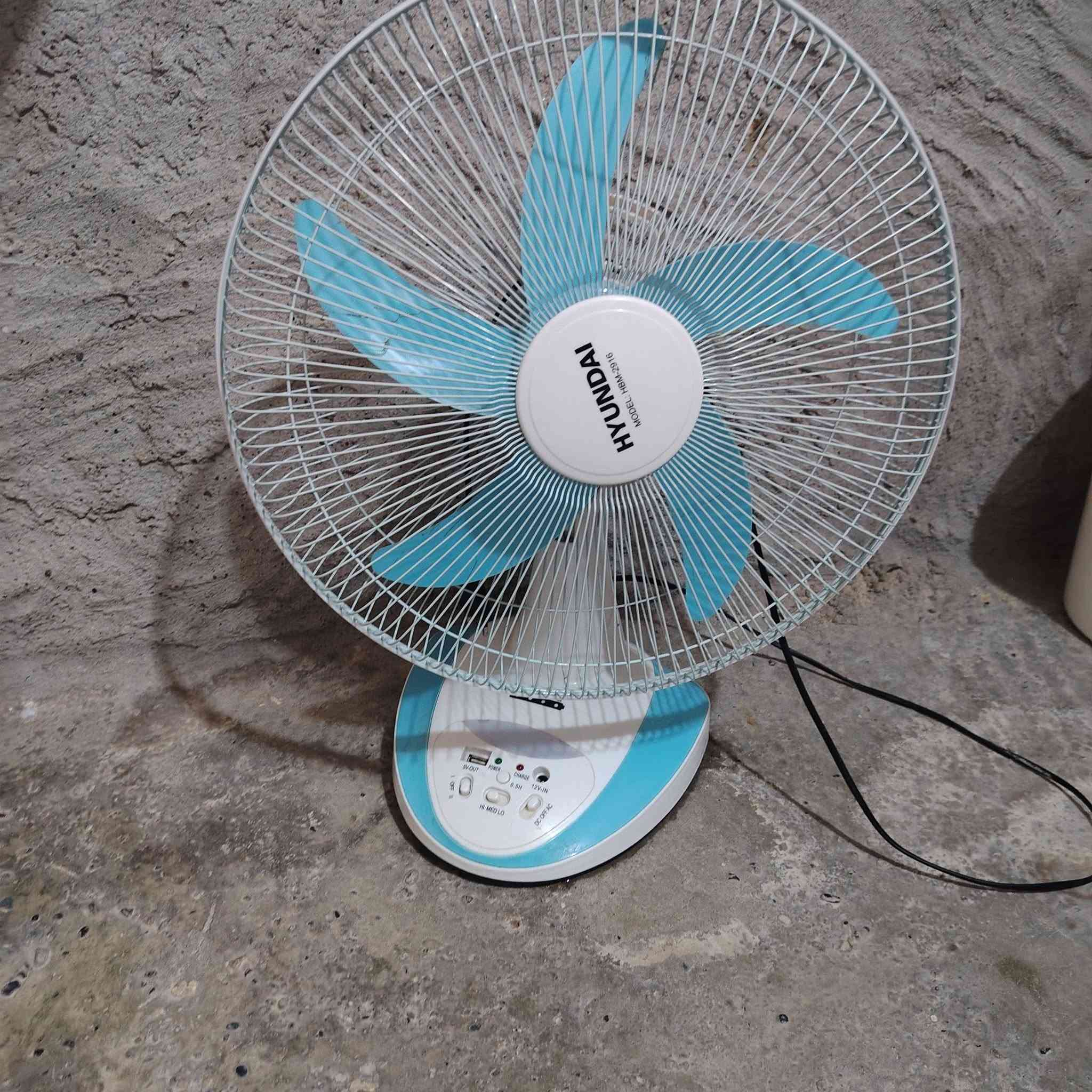 ***********
