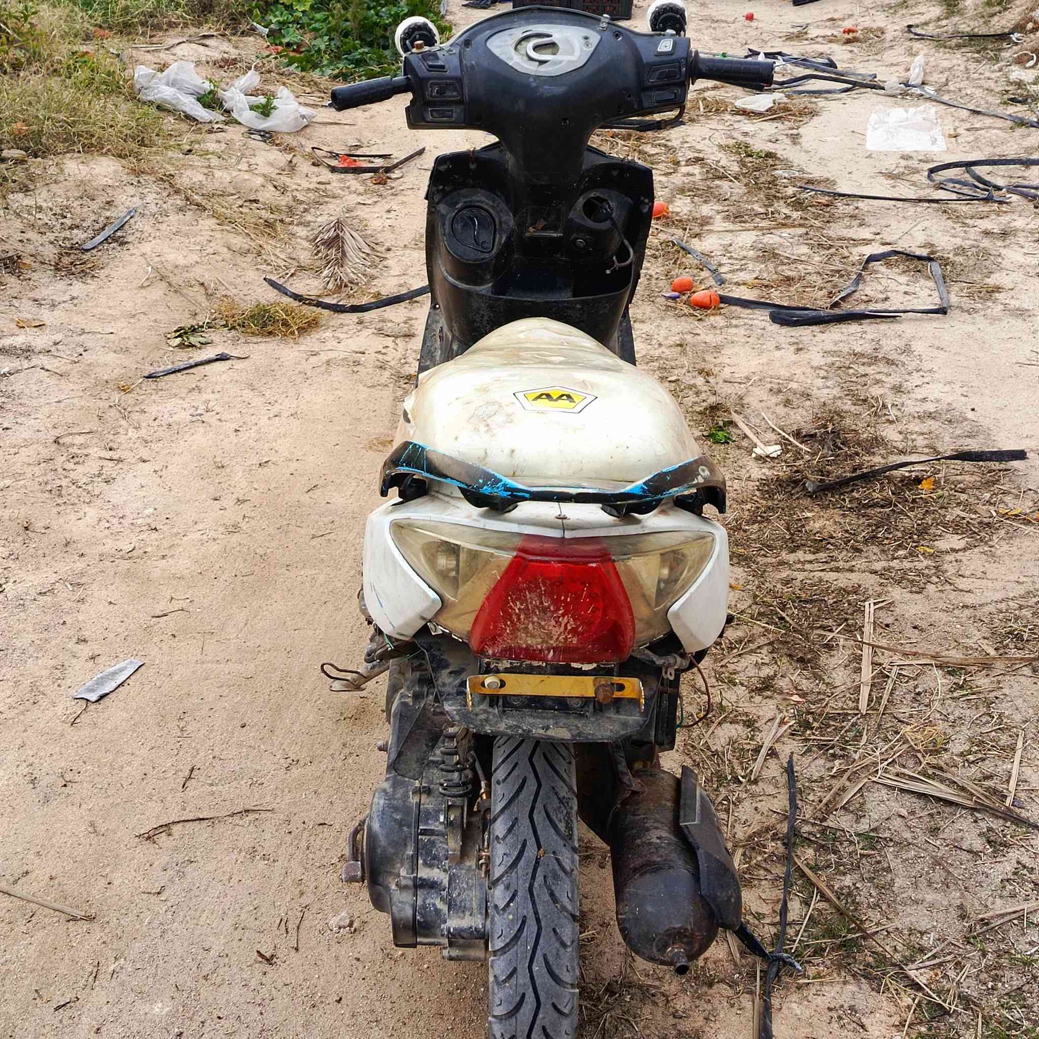 السلام عليكم عندي دراجه للبيع نگره سلف ترايك للبصره سعر 200 وبيه مجال مكان حيدريه خان النص للتواصل***********
