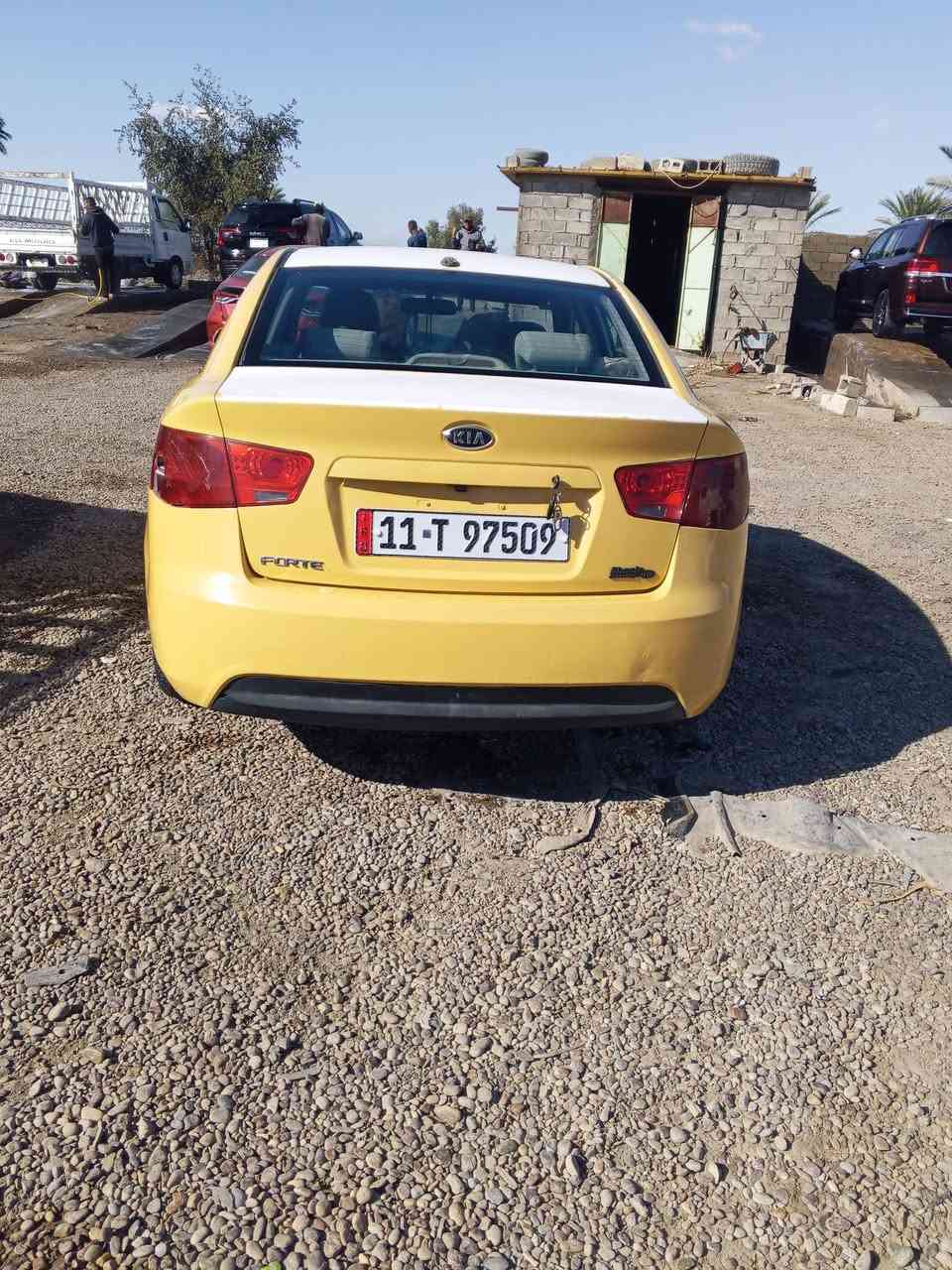 السلام عليكم كيا فورتي لبيع موديل 2011 وراد امريكي بدون تبديل ليبل واحد حادثها جاملغ امامي فقط سحطي سياره جاهزه الشارع  سنويه لغايه 2031 رقمها الجديد بغداد سياره الميكانيكي كله جاهزه تحويل مباشر الاستفسار اتصل على الرقم ***********
