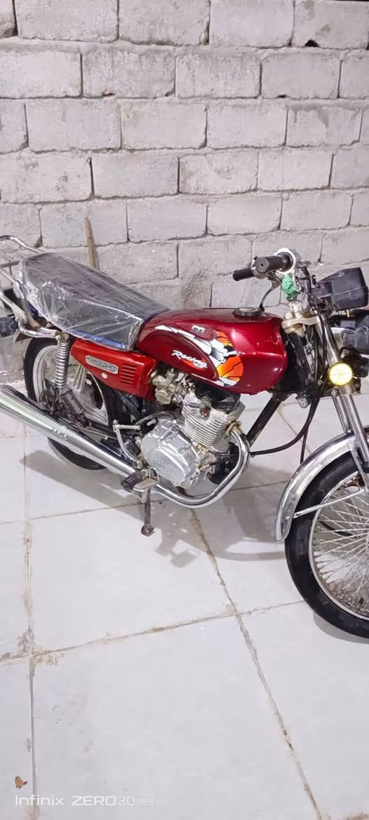 السلام عليكم من رخصة الادمن عندي دراجة اربعة كير موديل 23جديدة أوراق كاملة اريد امراوس ب ستوته حسب الاتفاق عنواني كوت/حي الحكيم المراسله على واتساب *********** ابو حسين
