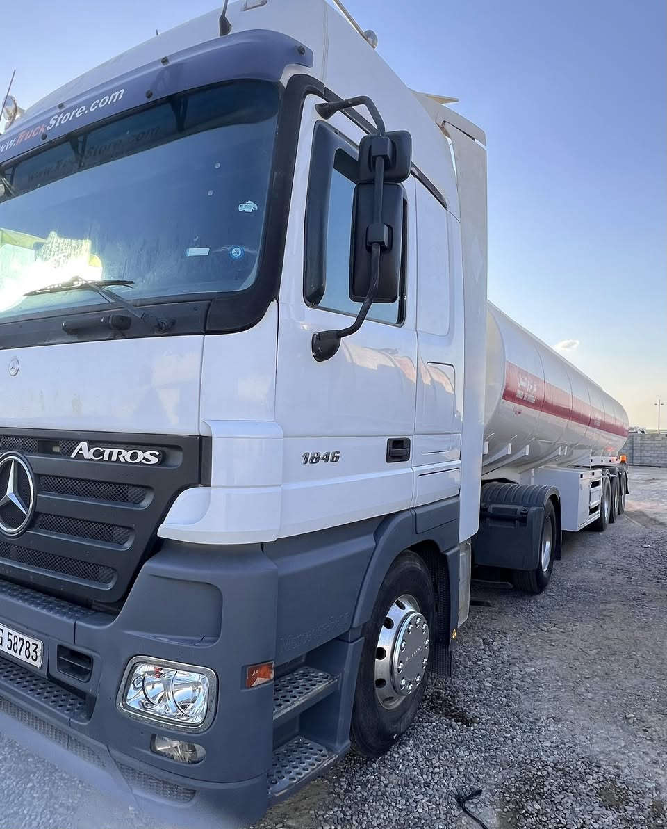 مارسيدس اكتروس رأس تريلة تنكر 3 محور دبل تاير 
موديل 2007 
رقم أربيل شرط تحويل 
حجم 1846
كير أوتوماتيك 
قمارة بدون صبغ
سيارة جاهز للشغل 
سيارة شرط فحص 

سعر 425 ورقة 
مكان سيارة بكركوك معرض وسام للسيارات الثقيلة
للاستفسار الاتصال على 
***********
عدم مراسلة صفحة
