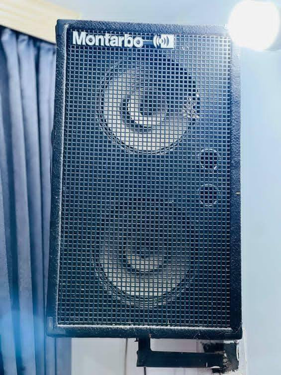 يالله
السلام عليكم خدمة الحسين -عليه السلام-..  #مكلف_بالنشر 

سماعات  ثنائي زوجين العدد 4 سماعات  للبب اهوجة هندي 

استخدام حسينية فقط مع جهاز صوت. للبيع كامل  شرط الفحصل،

واسط النعمانية للاستفسار *********** 

#علماً بأن السعر مناسب جدا جدا جدا…
