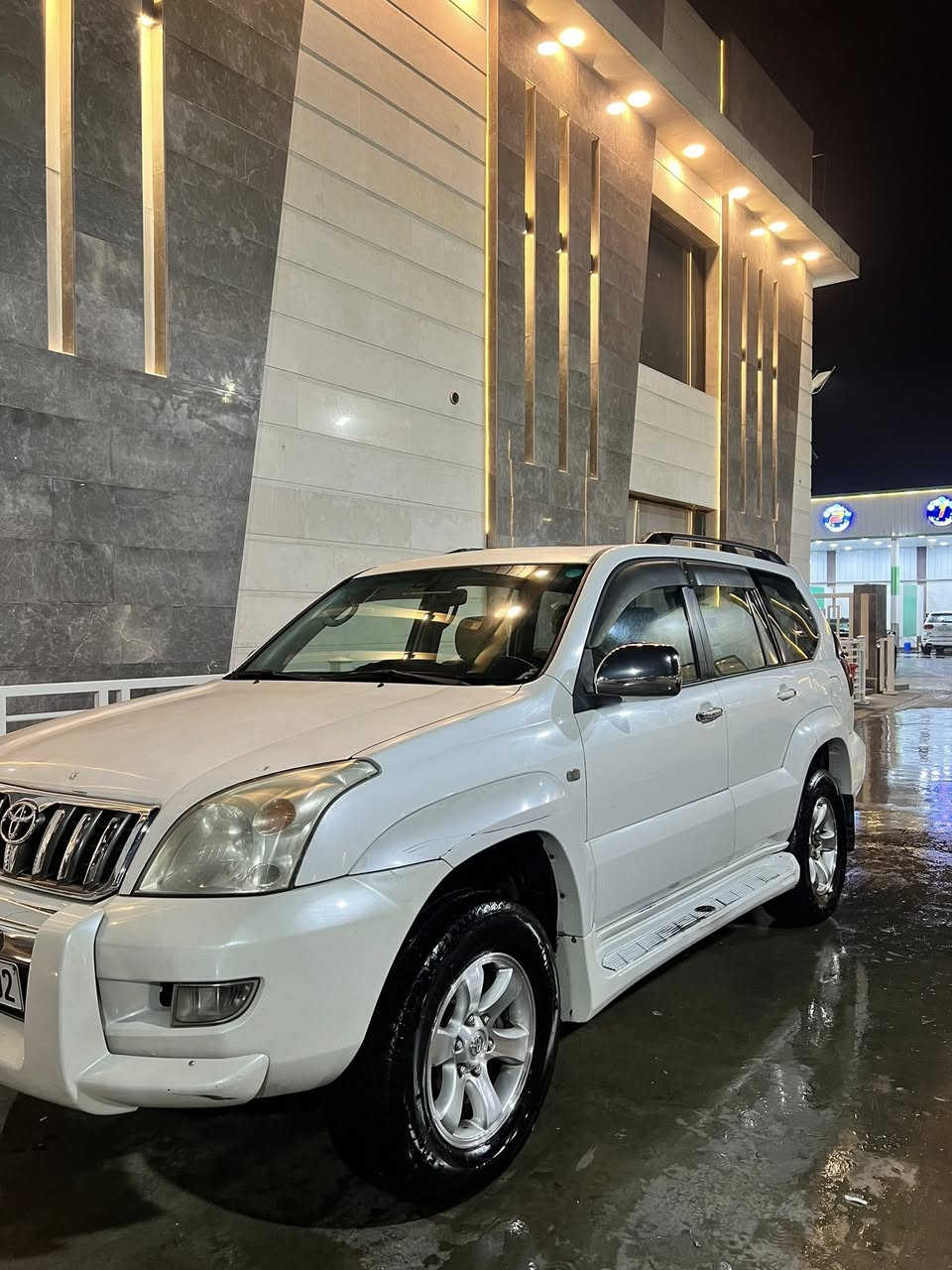 -بسم الله آلرحمن الرحيم 
-تويوتا برادو2005/ 6سلندر 
نظيفه السياره بحالة ممتازه عليها ادامه كامله 
• المحرك: CC4000، نوعVX، غير مفتوح
• النواقص كماليات بسيطه 
• المميزات: اعتمادية تويوتا + استهلاك وقود
اقتصادي + صيانة سهلة
 •تدفئة كشنات المقاعد الاماميه+ تحكم كشنات كهربائي + كامره خلفيه + فتحة سقف+ گير جبلي+ وموصفات ال VX معروفه

•مكان السيارة بغداد

•السعر :150وبيها مجال بسيط

الاستفسار :***********
