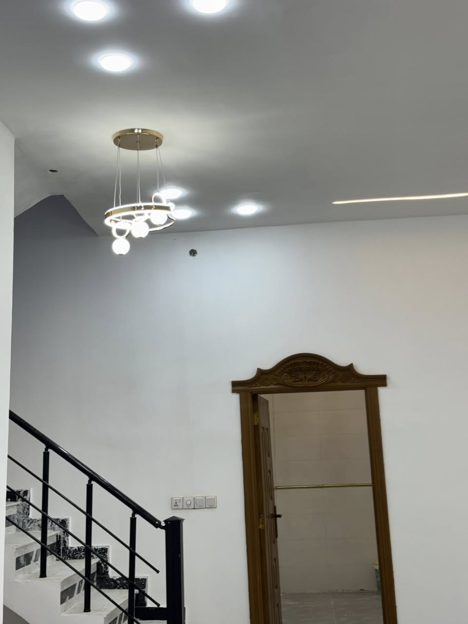 دار سكن حديث. البصرة أبي الخصيب محليه.  قرب مدينه الأندلس. 

المساحه 250م
3 غرف منام
نوع العقار طابو زراعي ملك صرف.  

السعر 130 قابل. للتفاوض.

***********
