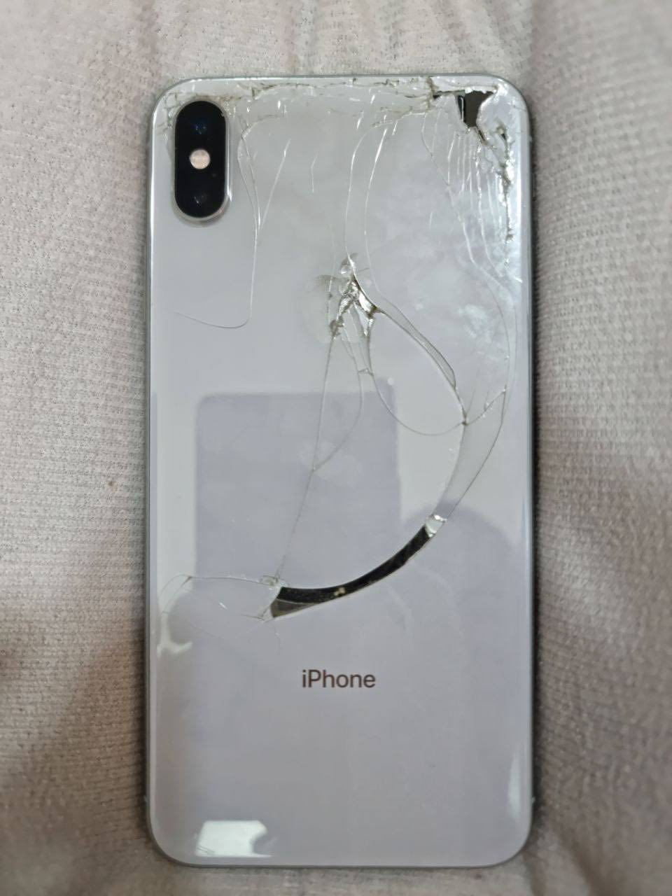 السلام عليكم
عندي iPhone XS Max ذاكره 256 للبيع

البطارية مبدلة 100 ونوعيتها زينة كلش
بس بيه شغلات لازم أذكرها: الكاميرات واكفات والظهر مكسور 

الجهاز للبيع على وضعه والسعر 120 بي مجال قليل


**إذا كنت صاحب هذا الإعلان وتريد حذفه لأي سبب، رجاءا أرسل رسالة إلى الدعم الفني**