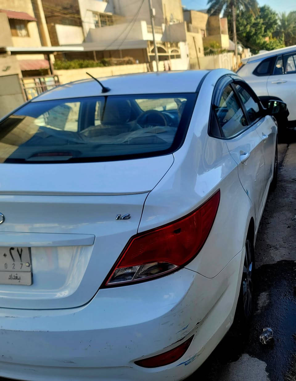 السلام عليكم ..
للبيع اكسنت 2015  خليجي فول مواصفات
محرك 1600
رقم بغداد 
فتحه بالسقف 
كامره خلفيه 
اشاير بالمري 
تحكمات ستيرن 
شاشه ايباد 
حداديه جيده
باتري جديد
تايرات جدد 
5 ويل كمب
السياره استخدام شخصي ونضيفه مابيها اي نقص .. صفحة السايق مرشوشه رش اثر شخطه لا فتح ولا معجون ولا دواخل يعني // السعر 100$
السياره موجوده بغداد .. 
***********
