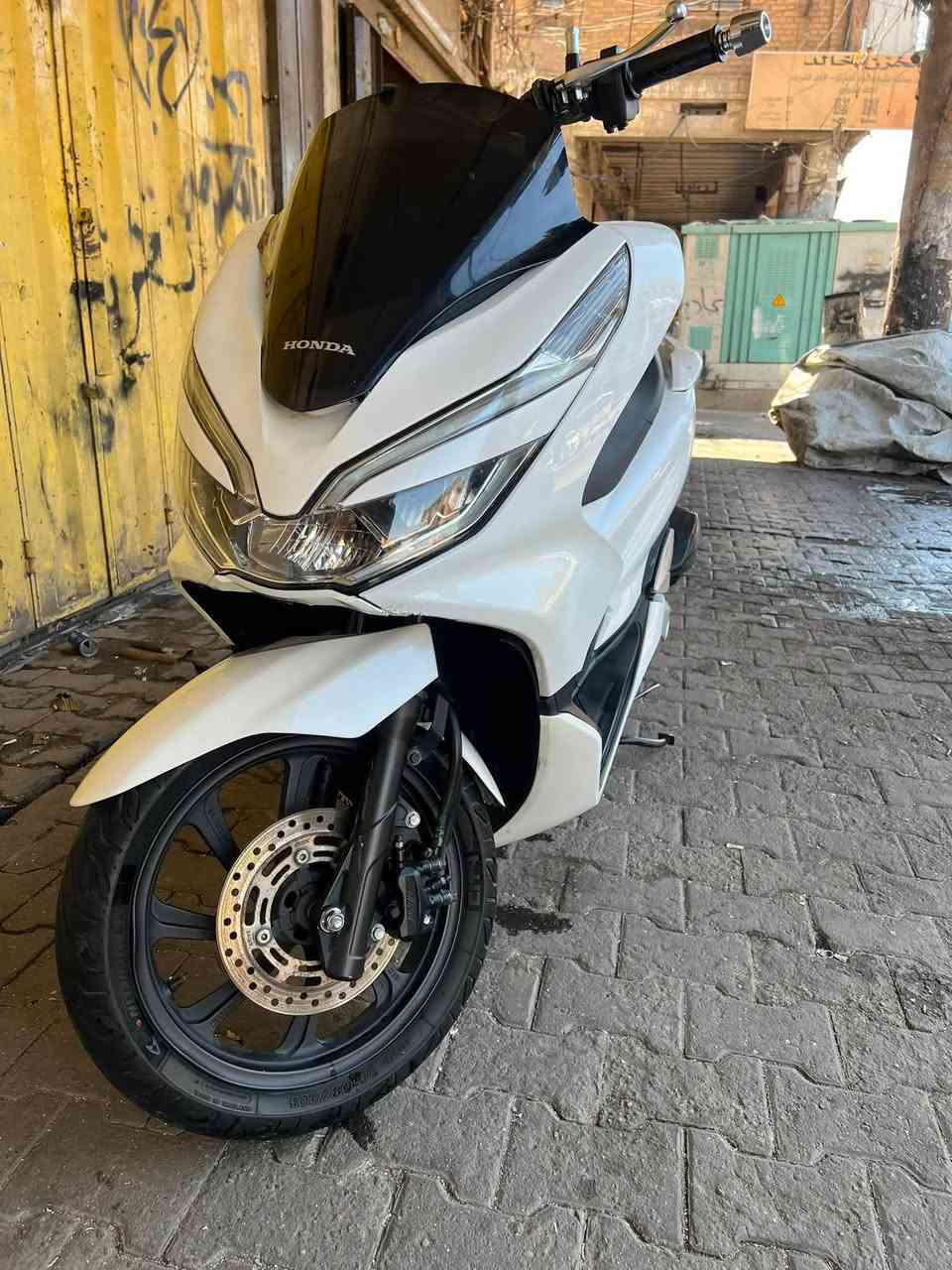 السلام عليكم
دراجة pcx جيل ثالث ياباني JF مكفوله كفاله عامة من كلشي

ماشيه 30الف حقيقي السعر 19 شراي تصل ع رقم ***********

