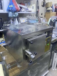 يوجد اجهزه طبيه ومختبريه واجهزه العلاج الطبيعي وتجميلي وادوات جراحيه ب...