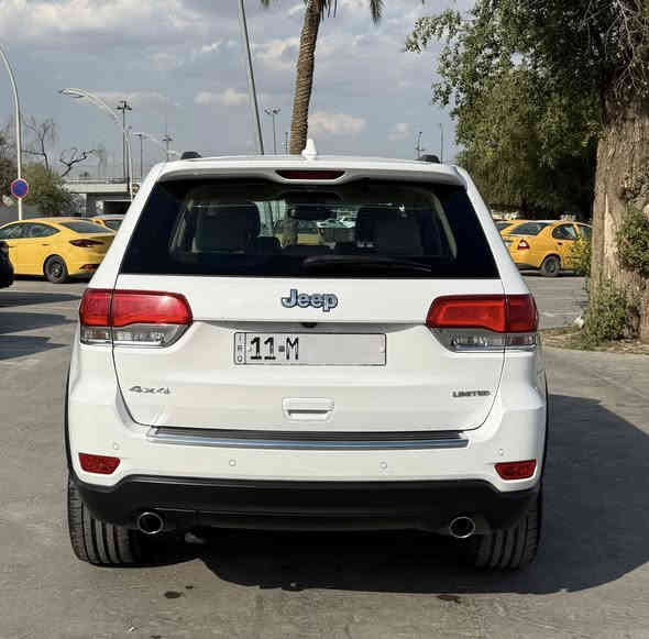 السلام عليكم 
جيب كراند شيروكي 2019 خليجي لمتد بلاس 3 شاشات

ماشية 66500 الف كيلو (41,500 ميل ) وقابلة للزيادة

دهن و صيانة كلها بالوكالة

المواصفات :

المحرك : V6.  3.6L . 

* دفع رباعي 4x4 . 

* مشغل اقراص CD/DVD . 

* تحذير النقطة عمياء

* سقف بانوراما . 

* شاشات خلفية . 2

* شاشه كبيرة 8.4 انج . 

* نظام الخرائط (GPS) .

* ستيرن كهربائي . 

* المصابيح زنون + لد نهاري + كشافات .     

* تشغيل عن بعد .

* ماوس تحكم وضعيات 

* صندوق كهربائي شفط

* حفظ وضعيات الجلوس (ميموري) . 

* المقاعد الأمامية تبريد وتدفئة .

* حساسات أمامية . 

* حساسات خلفية . 

* تدفئة ستيرن . 

* بخاخ ماء على المصابيح الامامي..

* مرايا قلاب و تعتيم ذاتي

* مانع تصادم خلفي رادار 

* محدد سرعة . 

* نظام التشغيل والاطفاء الاوتوماتيكي (Auto Start System) .

* نظام بريك اوتماتيكي (Auto Break System)

السعر 30,500 الف دولار وبي مجال  

مكاني بغداد - الكاظمية

للتواصل على رقم التلفون

***********

***********
