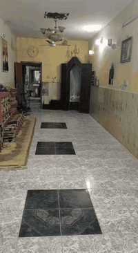 بيت مساحة ١٥٠متر للبيع الاتصال على الرقم *********** شارع الدراجين السعر ٧٠مليون وبي مجال
