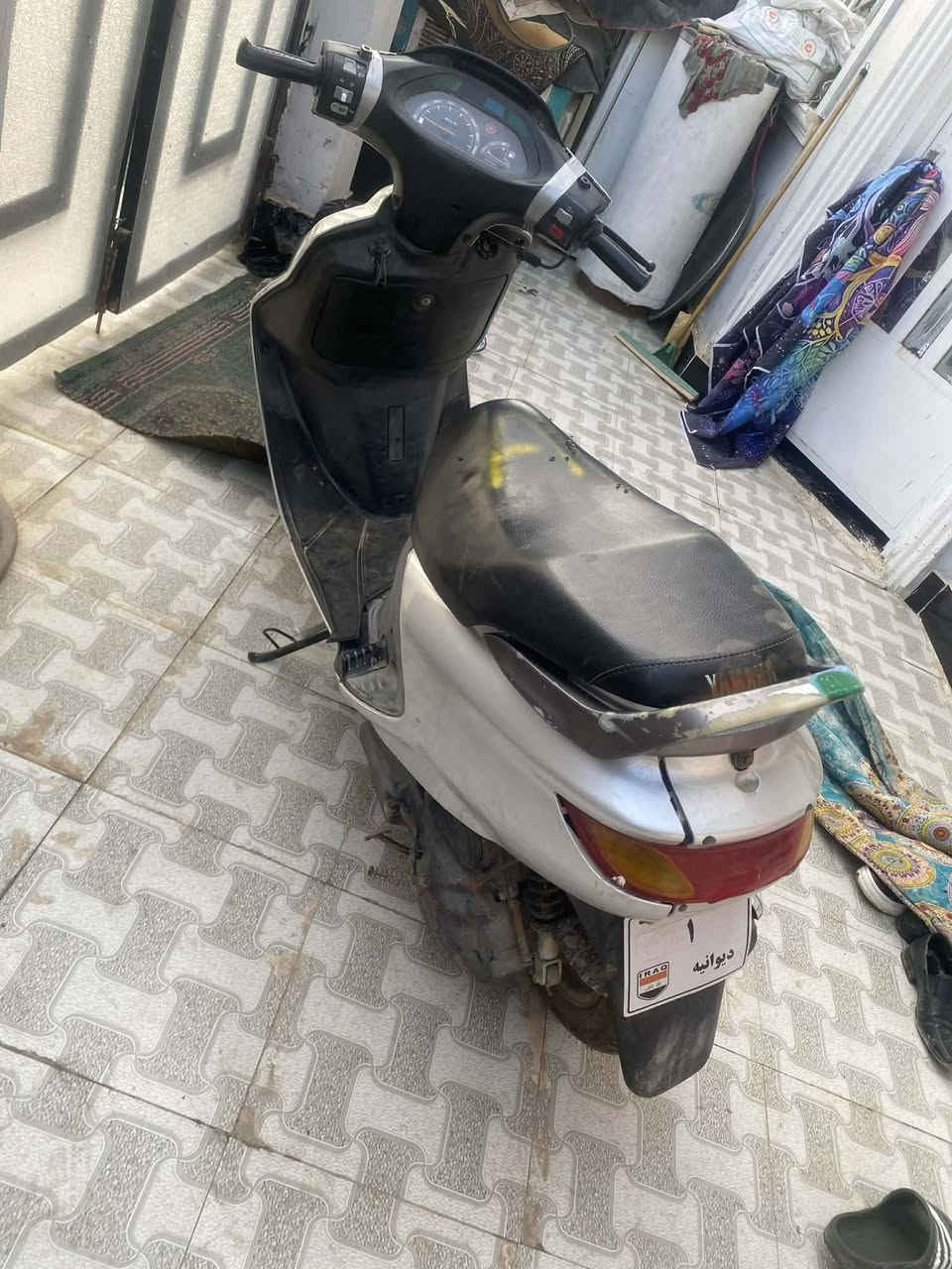 دراجة حاوية سلف هندر أشاير  كلشي شغال  نكرة سلف شرط تغسلهة تنكعهة بل مي نكرة سلف تشتغل بس أريد أبيعة لين متوازي عل بيعة ال مكان ديوانية حي الامين
خلف بانزين خانة الشموس..... مامتوفر بل فيس. هذا رقم ***********  أتصل أو بيك خير وتدلل ب 500 وبيهة مجال حك جية
