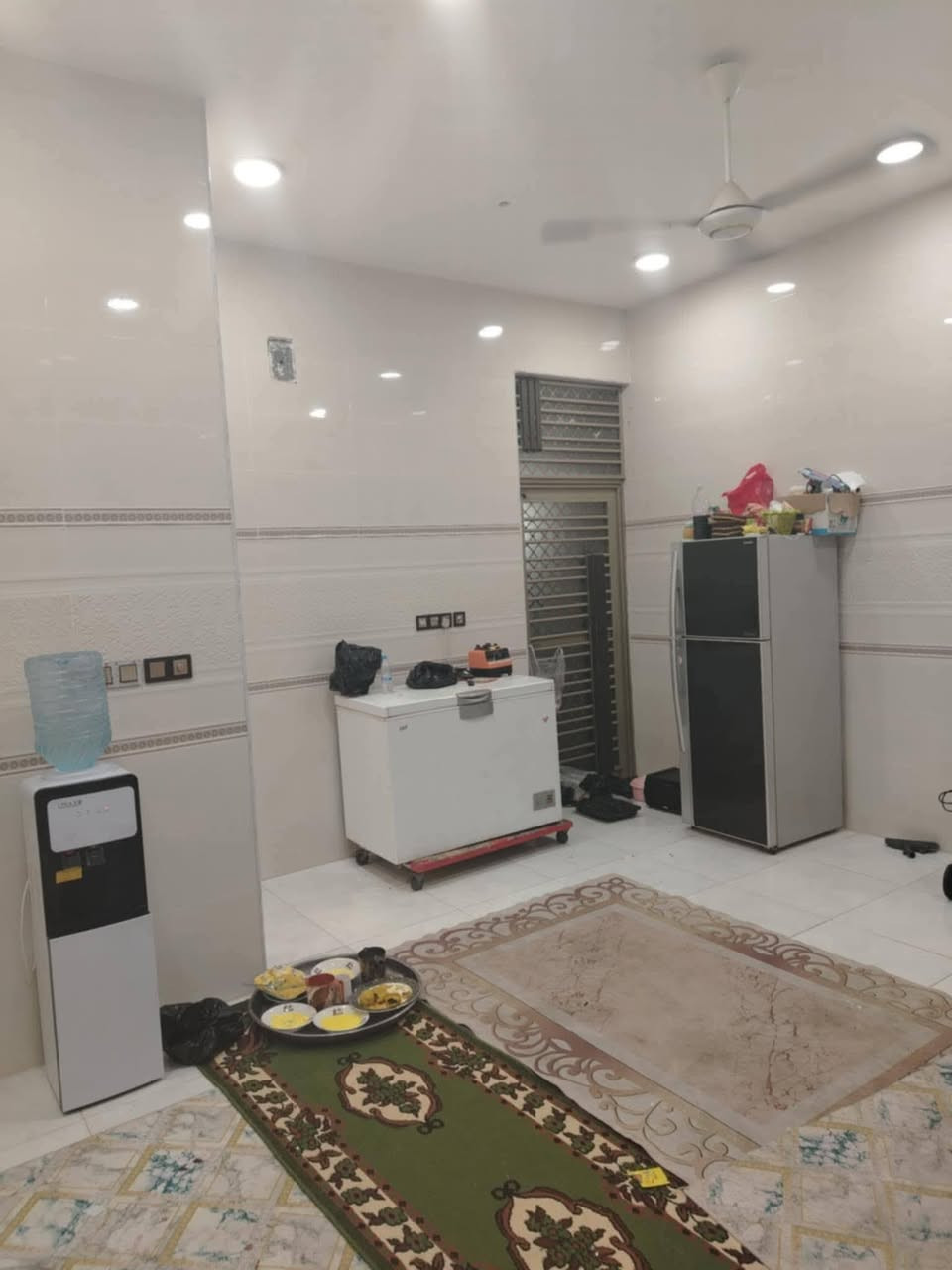 بسم الله الرحمن الرحيم
دار سكن في حي المثنى
مقابل سوك سفان كلش قريب للشارع العام 
المساحه ٢٠٠ الدار بناء ٢٤ طابق واحد مسلح
يتكون من غرفتين واستقبال وصاله ومطبخ وثلاث مجمعات صحيه وعالي عن الشارع 
ملاحظة // الدار مطلوبه الى صندوك الاسكان مبلغ وقدره ٦٦ مليون ينزل من السعر الكلي الي هوه ١٩٠ واي تفاصيل أخرى
مراجعة مكتب الاصالة للعقارات
***********
