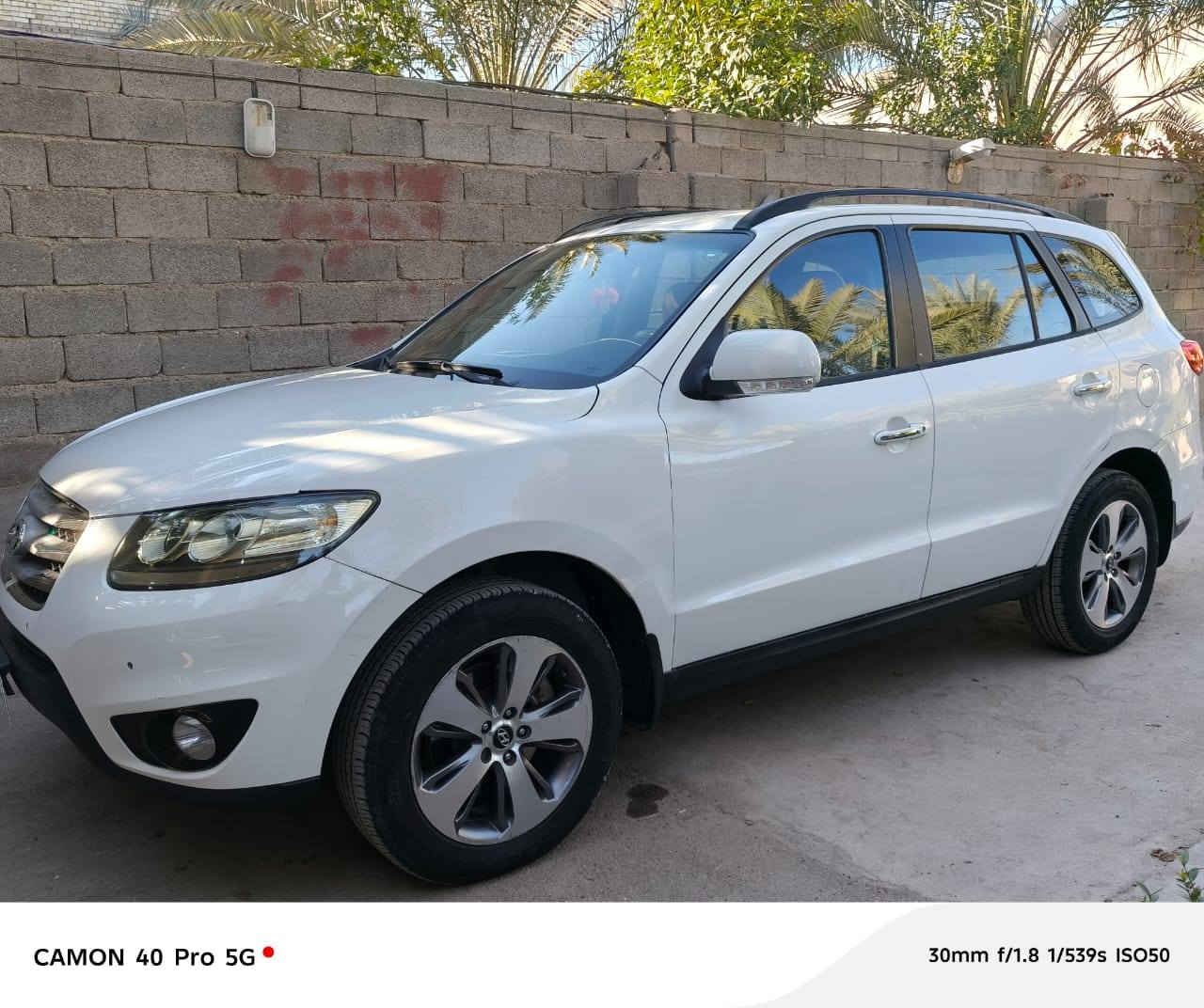 السلام عليكم
سنتافي موديل 12 خليجي الرقم أربيل محرك 4 سلندر كير ومكينة مكفولات والكشر فقط بيه بارد قليل وصبغ قليل بباب الصفحة مال الراكب 
السيارة فول مواصفات من بصمة وفتحة ومري شفط تبريد تدفئة 3 قطع تخم تاير سنوية لحد 2027 أرقام جديدة 
مكان السيارة بغداد 
اتصال فقط ***********
