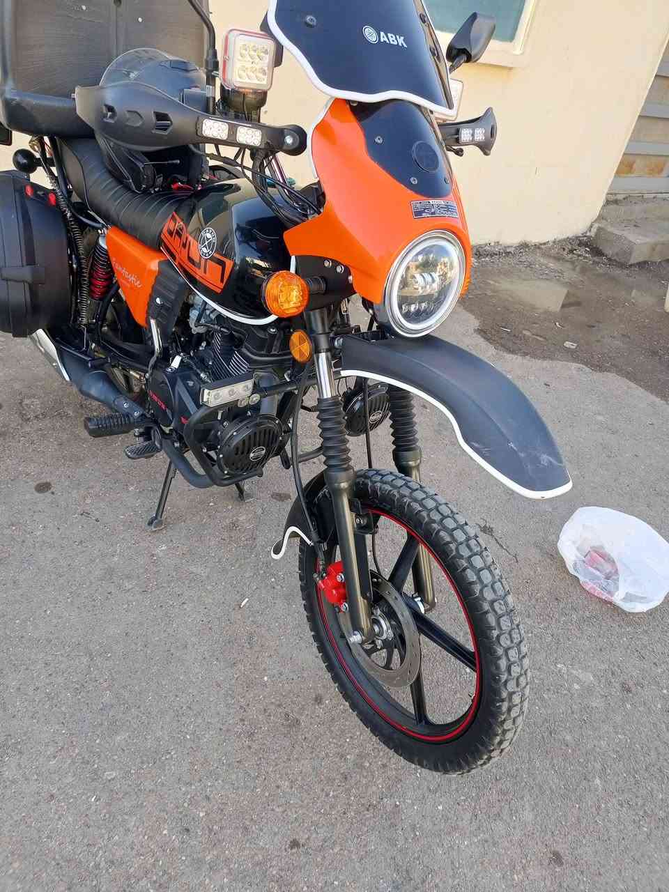 السلام عليكم دراجه دايوان جبلي الدراجه نظيفه اخت الزيرو الدراجه ماشيه 6000 دراجه كل شي ما بيها ماكينه مفتوحه ما مفتوحه اي برغي بيها الدراجه يريد يراسلني هذا الرقم بواتساب *********** السعر خاص واتساب
