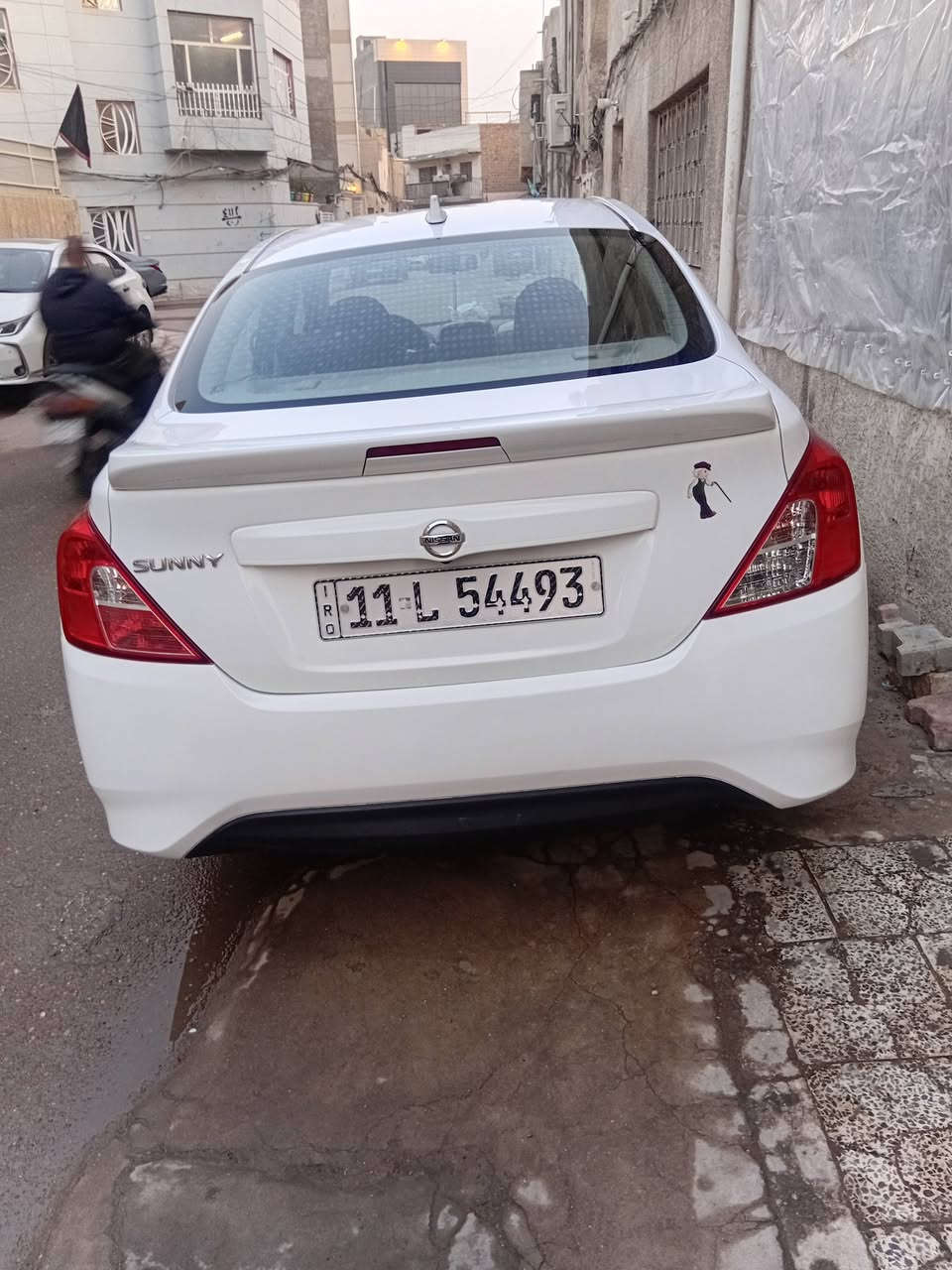 السلام عليكم نيسان سني هندي موديل ٢٤ رقم انكليزي بغداد هزه سنويه جديده تبريد تدفئه كهربائيات كلها شغله كير محرك مكفول شاشه كاميرا خلفيه ماشيه ٤٤ بها ملاحظات شخط في الباب الخلفي السياره باسم اهلي مكان السياره بغداد كاظميه دوشمه جديده الاتصال ***********  متواجد على الوستاب ماسنجر 
السعر 125 قفل
