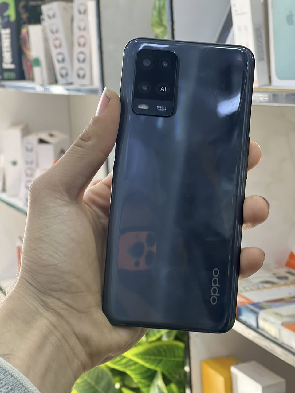 Oppo A54  الجهاز مفووول نظافه شوفه عينكم الجهاز ذاكرته 128 غني عن التعريف بقوته تكدرون تبحثون عنه وتشوفو الجهاز ب 75 الف لان مشكلته بصمه ما تشتغل روح شوف الجديد مالته بيش جاي يبيعو انطي الك بدون كارتونه مكاني بغداد - حي اور - ام الكبر والغزلان 
***********. واتساب موجود
