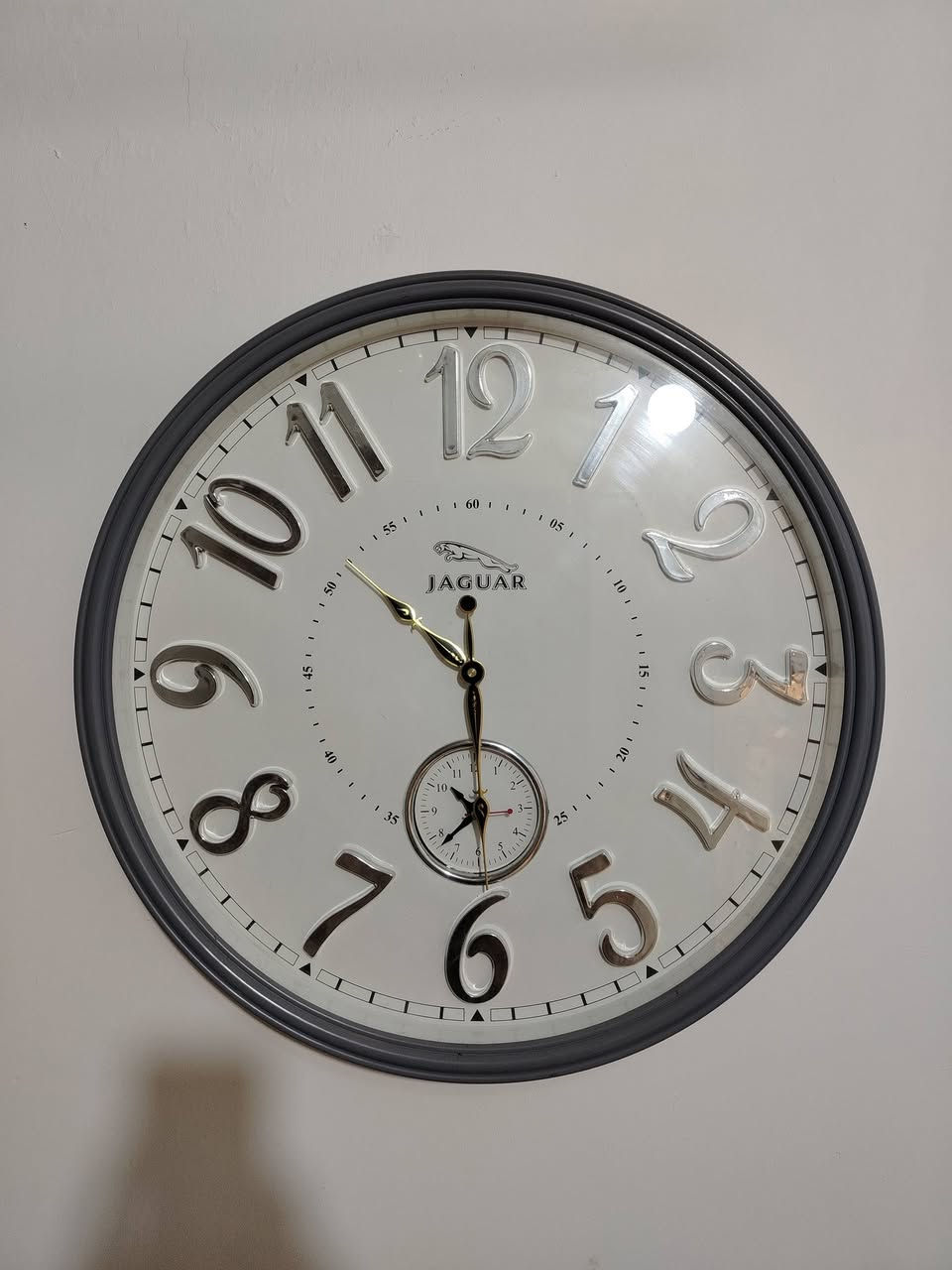 غراض بيت للبيع مع بضاعه نسائي العنوان المطار الجديد شارع السبيس النجف
***********
