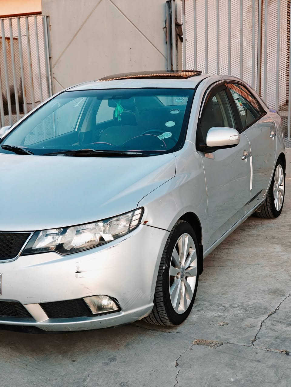 سلام عليكم 
كيا سيراتو 
موديل 2009
خليجيه 
بيها جاملغ +نص باب صبغ 
 السونار مرفق مع المنشور 
الموصفات معروفه 
تحكم استيرن 
مكينه 1600 دوش 
فتحه سقف 
شاشه كبيره 
كامره دواره 
حداديه صدر 
ماشيه 130 
حساسات 
تبريد ثلج 
كشنات تدفه 
تخم تاير 
دوشمه جلد 
گير ومكينه خير من الله 
السياره جاهزه ومابيها كل نقص 
س 86
رقم بغداد الانكليزي 
مشروع وطني 
تحويل مباشر 
مكاني بغداد 
ه‍ ***********
