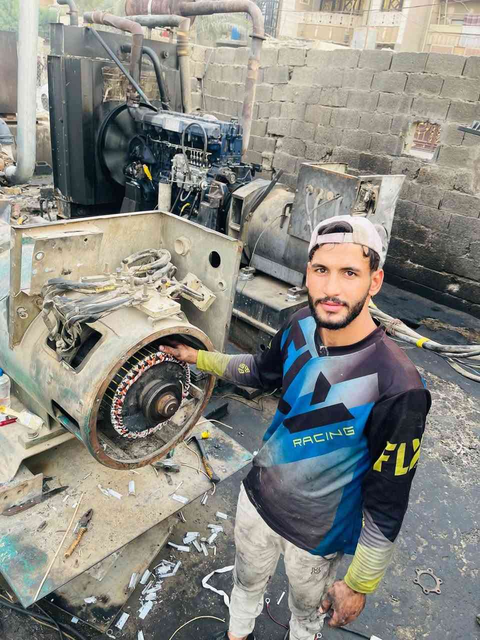 السلام عليكم لف وصيانه  كافة وجميع احجام روس التوليد موقعيا  والماطورات الكهربائية  بكافه أحجامها مع ضمان 6 اشهر  نعمل كافة محافظات
***********
***********
