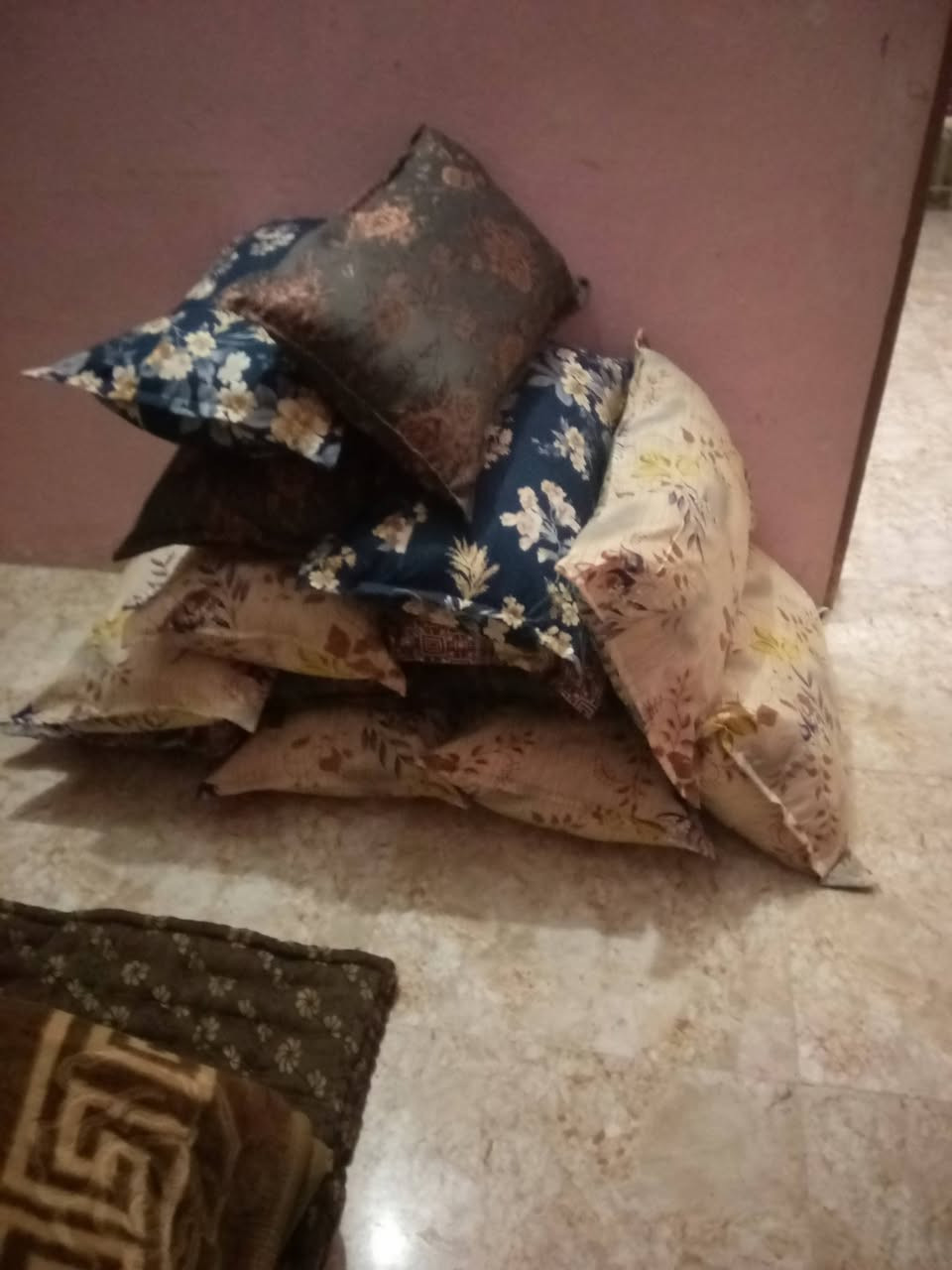 جزء من شغلي ابيع جاهز وشتغل اذا انت جيب قماش وصوف او ديباج شغل حسب الطلب ***********
