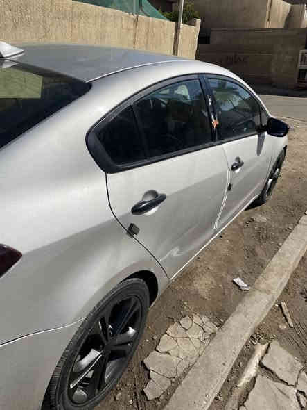 سلام وعليكم فورتي موديل 2017 محرك 2000دوش كير ايتي حادث دعامية خلفية وجملغ وبيه بلعراق طخات وبدون تبديل صبغ بس يرباك سليم بدون دوااخل تبريد محرك كفالة ب 110 وبية مجال رقم تليفون *********** مكاني بغداد الحرية
