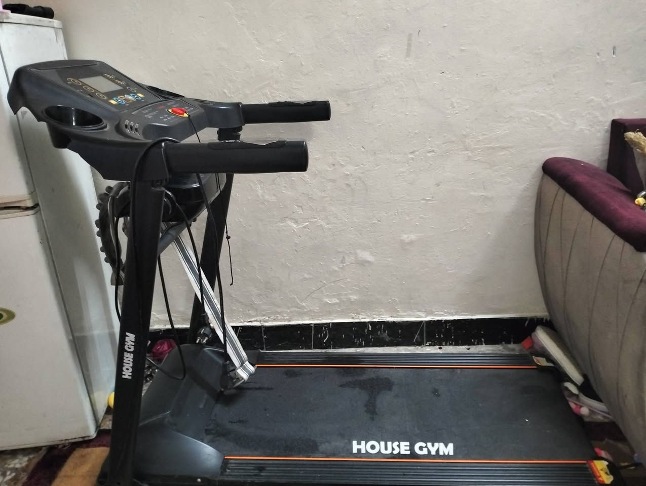 جهاز رياضه للبيع ماركه House Gym اصدار40AAP1 مستعمل جهازين في جهاز واحد جهاز مساج ضهر وجهاز ركض يصغر بابعاد 70-70 وارتفاع120 ويفتح بحجم عرض70وطول140 وارتفاع110 ويتحمل150كيلو واالاضرار كسر من الجانب الايسر فقط وبسعر270الف دينار عراقي للتواصل واتساب ***********
