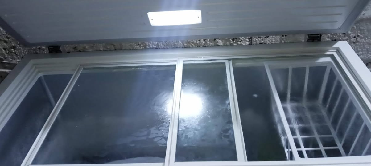 السلام عليكم ورحمة الله وبركاته مجمده مستعمله لمده شهر سته قدم نضيفه بل صيف لاتشيل هم ...مكلف بل نشر 
خاص مفتوح ...
سعر 350.وبيها مجال لشراي 
رقم هاتف ماكو خاص مفتوح ....راسل تدلل


**إذا كنت صاحب هذا الإعلان وتريد حذفه لأي سبب، رجاءا أرسل رسالة إلى الدعم الفني**