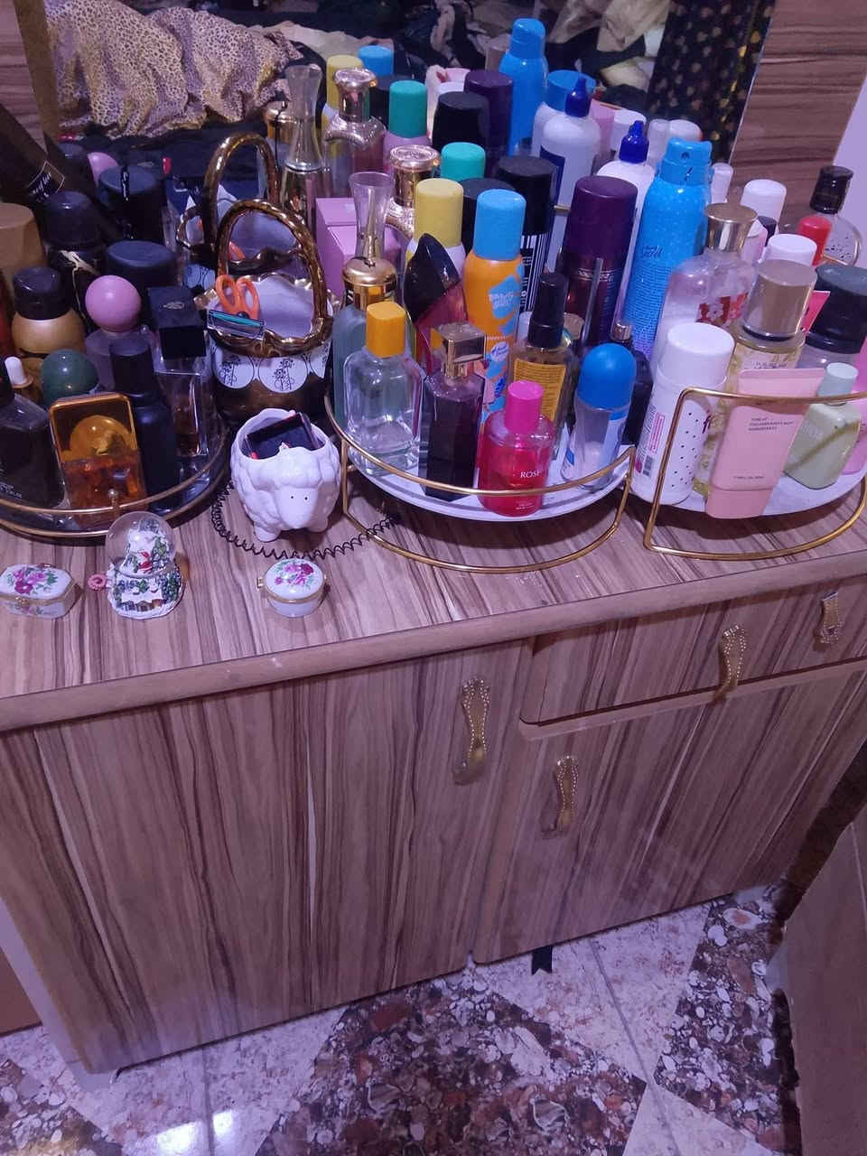 كنتور + ميز تواليت + دواليب 2 + تعلاكة
نظيف جدا ناقص سرير وضهر كنتور فقط 
150 الف قفل


**إذا كنت صاحب هذا الإعلان وتريد حذفه لأي سبب، رجاءا أرسل رسالة إلى الدعم الفني**