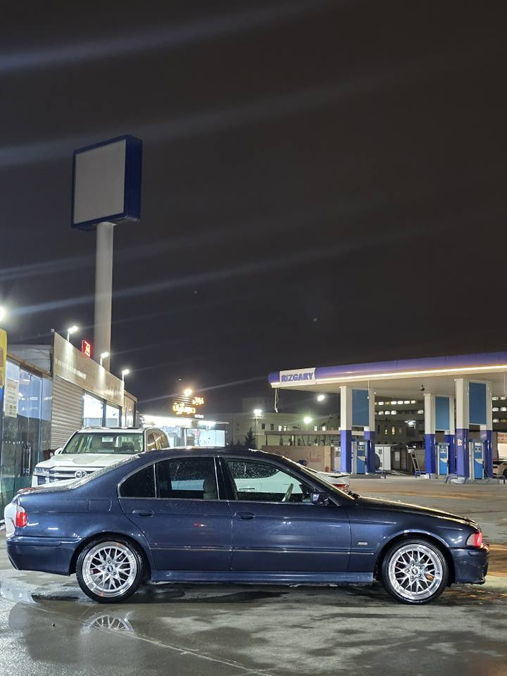 Bmw e39 2002
72$

سەیارەکە پاکە و بێ کێشەیە مەنەفێست ئەسلی ئیبراهیم خلیل پاکانەی بۆ کراوە بەلام بەسەر چووە ٢٠٢١ داخل بووە

  مواسەفات:

 ٥٢٥ گێر تۆماتیک سەیارەکە پێش و دوای کراوە بە M  کوشن هیتەر و جلد ئاوێنە دژە فوول تەبریت مەرکەزی ئایپاد سوکان ڤۆلیۆم حاسە و کامێرە چوار جام ئۆتۆ تاخم ویل bbs و دوو تایەی دواوە bredgestone سەیارەکە ٣٥٠ هەزار کم رۆشتووە بەس سلایت و کوشن کارەبایی نیە ماشاءللە سەیارەکە زۆر جوانە لەسەر دەقی بیلادی ماوە هەتا ماتۆری بەخاخی لایتەکەشی پێەوە ماوە 

رەسمی سەیارەکە لە کۆمێنت دادەنێم

ژم ڤایبەر و واتس ئاپ : *********** أربيل, العراق
