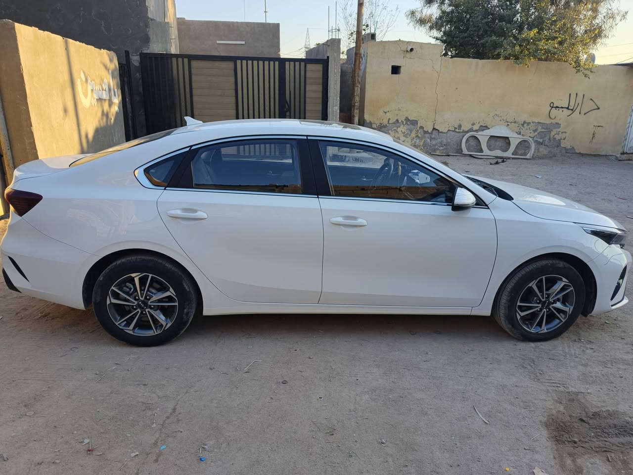 السلام عليكم كي 3 موديل 2024 

ماشية 28 ألف كفاله عامه 
 
فتحه بانو رامه 

دوشمة كامله كشنات و الأرضية 
 
السيارة وكالة بسمي 

السعر 143 وبيه مجال 

العنوان محافظة البصرة

***********
