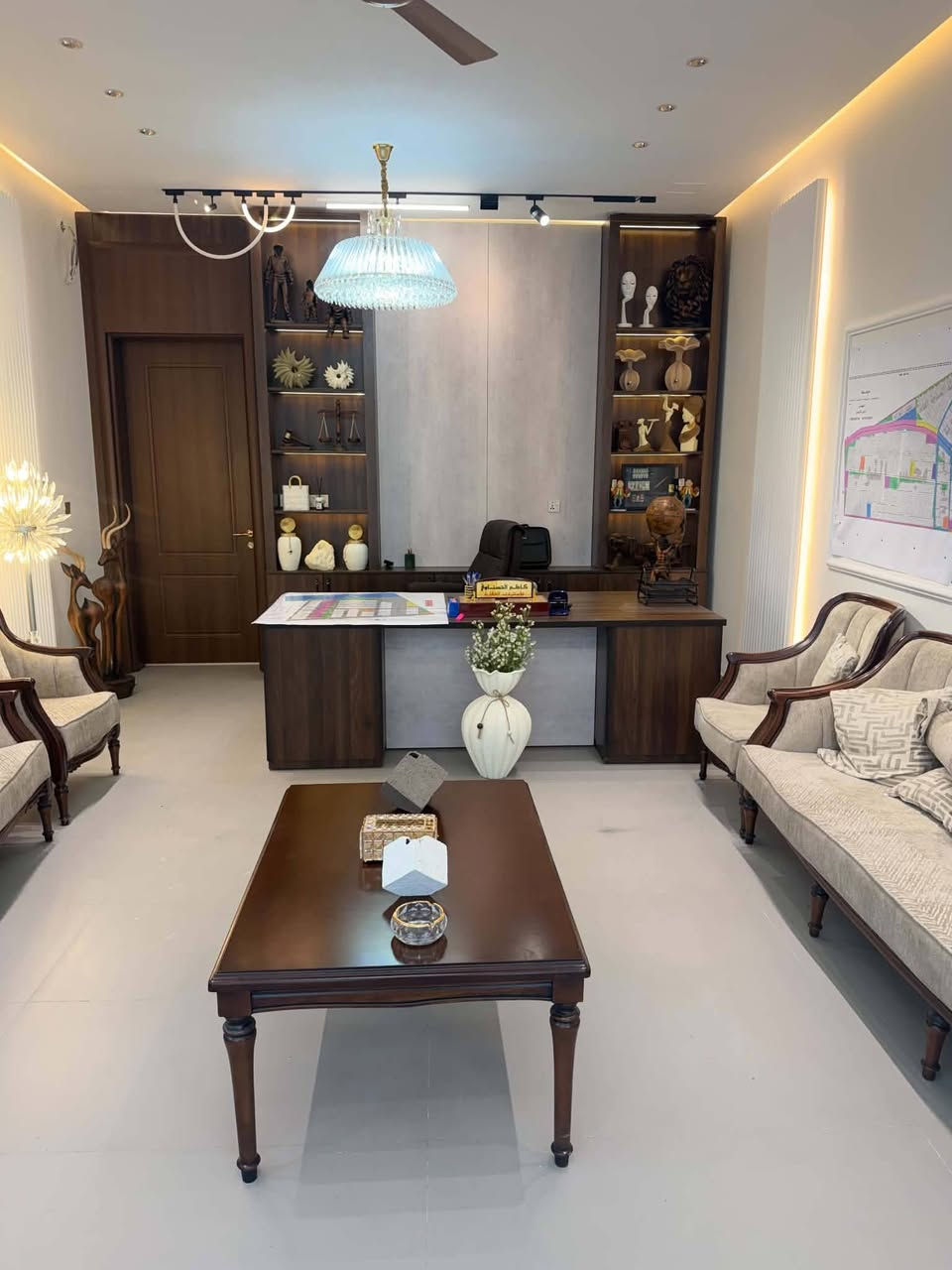 السلام عليكم فرصة استثمارية
قطع أراضي سكنية للبيع في الغزالية، في نهاية شارع المركز. أراضٍ دائرة عقارات الدولة تتوفر قطع أراضي بمساحات ٢٤٠ مترً و١٢٠ مترً. مفروزة ومجهزة بالكامل بالخدمات (ماء، كهرباء، صرف صحي، طرق معبدة). جميع الخدمات مدفوعة. تعمل شركة متخصصة على المشروع. للاستفسار عن الأسعار والعروض، يرجى الاتصال على *********** (أبو عبد) أو زيارة مكتبنا الكائن في الغزالية، في نهاية شارع المركز،داخل أراضي النزاهة.
