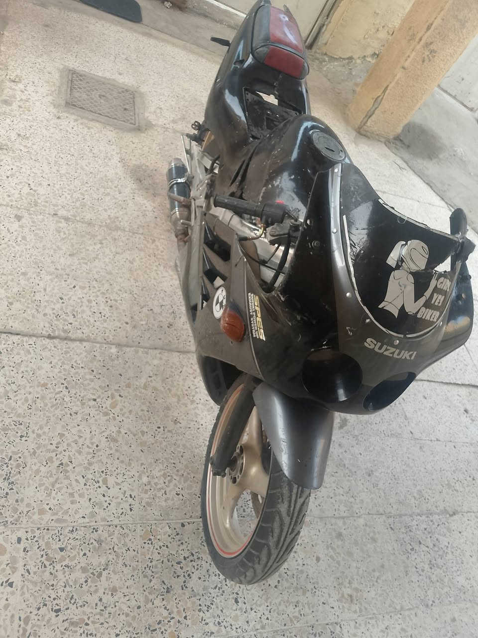 السلام عليكم بطح سازوكي 2003
محرك محور سايم بطح لدراجة تاركه ماعندي مجال

جانت تشتغل مابيه شي ينرادله ترتيب أوراق كمرك مدفوع وكاملة سعره 450 رقم   *********** موجود واتساب
