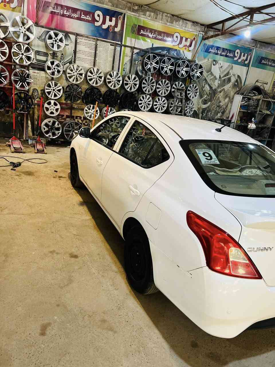 يالله.
نيسان صني 

2019

خليجي بليته زركه 

كفاله من فتح وصبغ  وتبديل 

رقم اربيل بأسم شركه 

تحويل او وكاله ثاني يوم 

بيها بارد لسياره 

كامره بيها شاشه 

شاشه كبيره 

داخلها نضيف جدآ 

تخم تاير جديد

 تخم دبلات 

جديد

بيها ملاحضات بسيطه

مكان لسياره نجف كوفه 

سعره ٩٥ وبيها مجال للشراي 

ملاحضه مراوس بسياراتوا النترا  ترهم

***********
