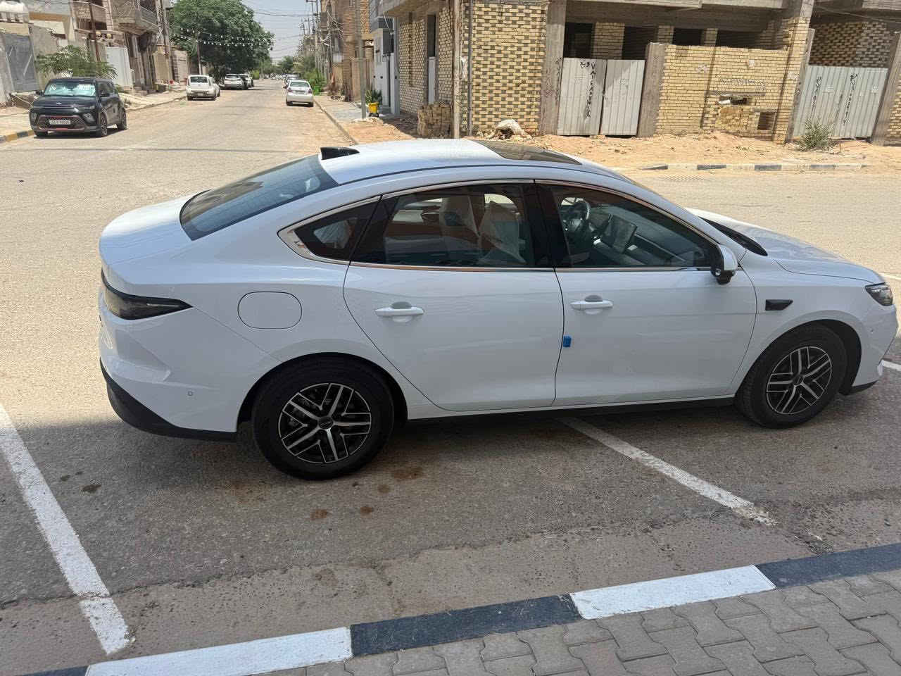 بي واي دي سيل 5 (Byd Seal 05)
ماشية 6000 كم
فول مواصفات
مكفولة كفالة عامة

المواصفات:
فتحة سقف
13 كاميرا
فول حساسات (امامي + خلفي)
رادارات جانبية
كرسي السائق كهرباء
ويل كب
شاشة كبيرة
اوتو بارك
اوتو ستوب (توقف ذاتي)
اوتو درايف (قيادة ذاتية)

السعر 23،500 مليون
مكان السيارة النجف
رقم صاحب السيارة 
***********
