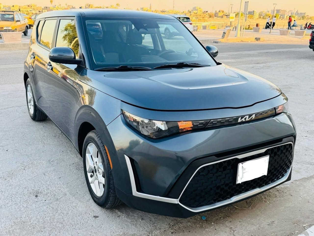 كيا صول 2023
رقم بغداد
بيها قطعتين تبديل و قطعه كلير
محرك 2000 دوش
كير و محرك مكفولات 
السياره جاهزه ما بيها شي
السعر 135
***********
