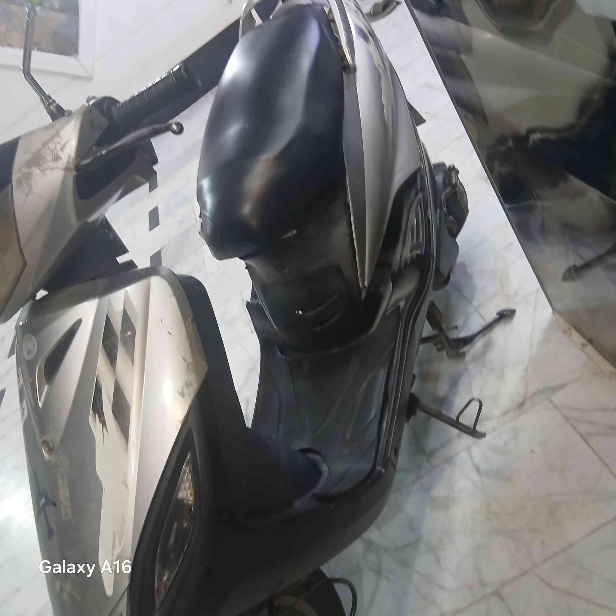 السلام عليكم دراجه ماكس للبيع ٣٥٠مكاني بغدادجسر ديالى***********
