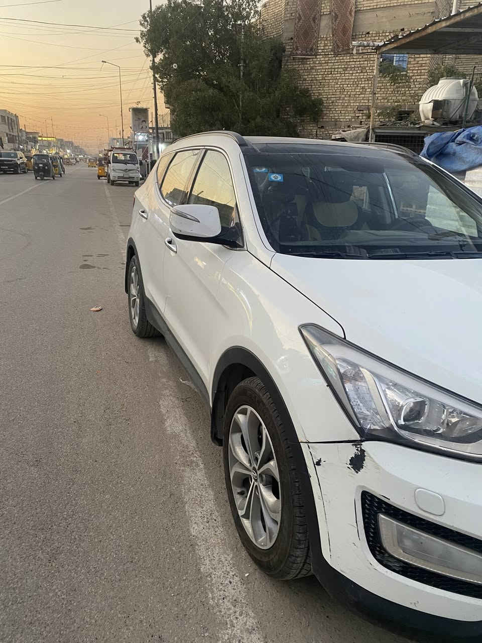 السلام عليكم لبيع سنتافي خليجي فول مواصفات موديل 2015 رقم بغداد بسمي  ماشية 111قابلة لزيادة سيارة مال بيت مكان السيارة بغداد  السعر 185 وبيها مجال 
***********
