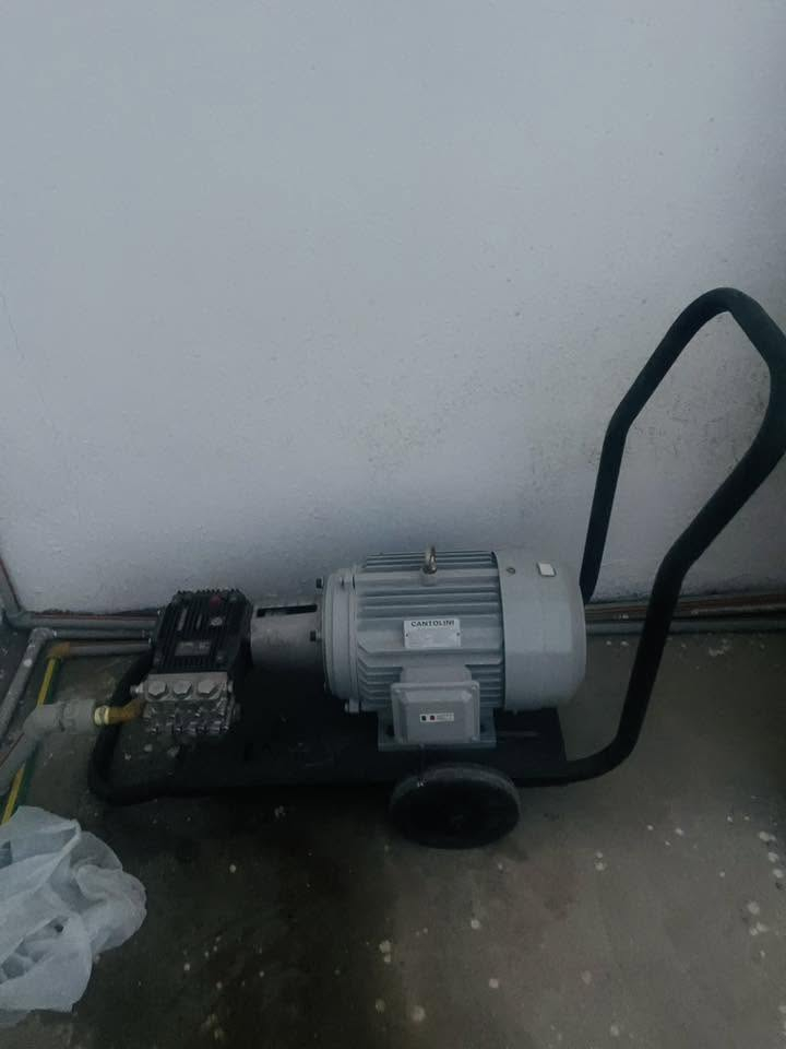 غراض غسل جديده ما مشتغله للبيع
مضخه ماء ٢٥٠ بار
كمبريسر هواء ٣٥٠ لتر
بطل رغوه ١٠٠ لتر 

للاستفسار  ***********
