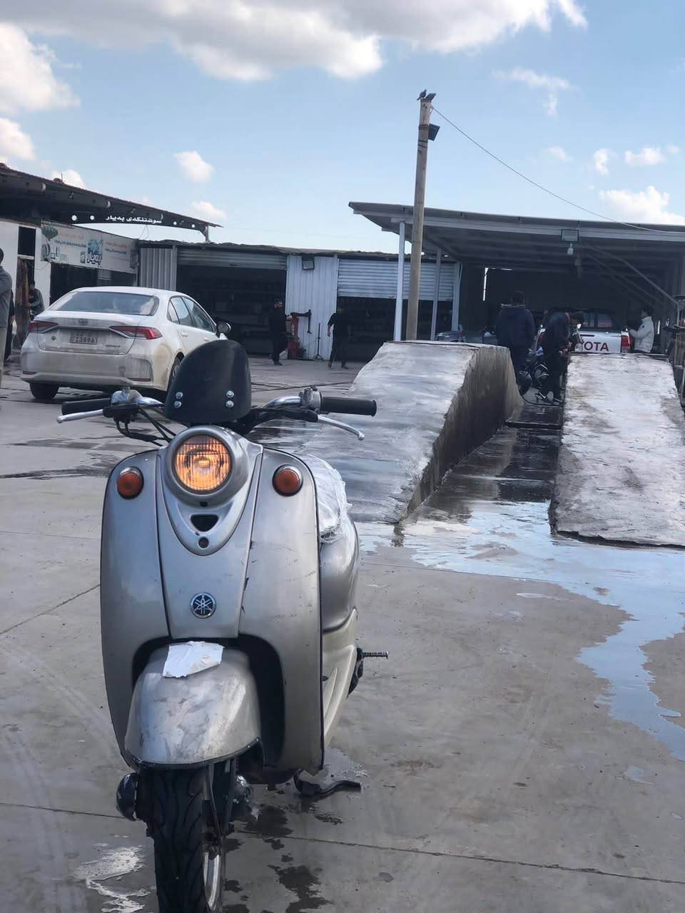 مانتۆڕی عبدل علیم خاوێن کارەبای و ئیشارەت و لایت هەمووی بە شەرت دوو تایەی نوێی لەسەرە بەنجی نوێیە تازە مەسروفی لێ کرایە 
واتس ئاپ *********** أربيل, العراق
