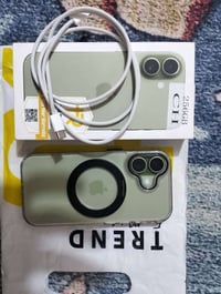 آيفون 17 • ٢٥٦ جيجا • مشحون ١٢ مرة