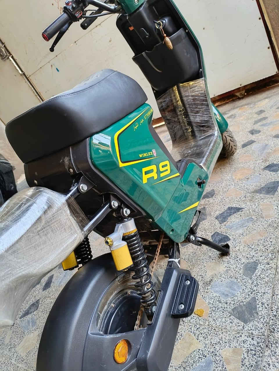 دراجه شحن R9 موديل 2025 بطاريات كبار 32 امبير ملف 1200 دراجه نضيفه صارلهه 6 اشهر من طالعه من الوكيل سعرهه مناسب 350وبيهه مجال مكاني  البصرة كرمه علي  هاتف*********** واتس***********
