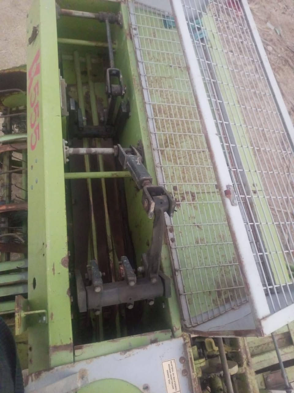 كابسه قرش موديل 14 جاهزه من كلشي ماعدا الطبله عايزه سيور تايراتها جدد منزلهن عن الشمس مكان الديوانية  الحمزه الشرقي للاستفسار ***********
