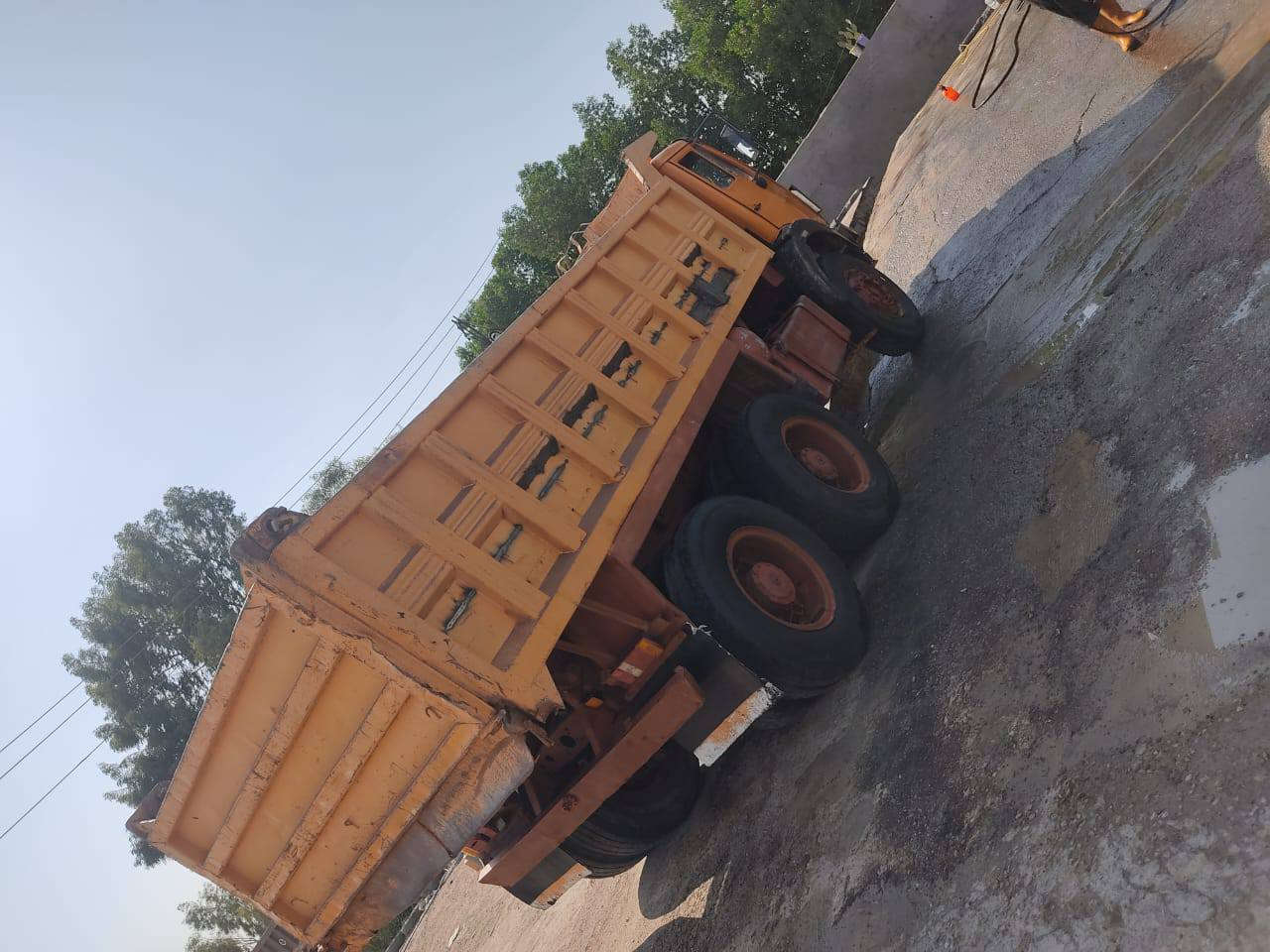 يالله السلام  عليكم مكينه 25  كير 160  موديل 75 
سنويه عضم منتهيه بل 2021  مجموعه جي اف رباط اعوج البدي حصيره جديده قبل شهر مسويه تبريد كهربائيات كل شغاله حداديه كامله .. ***********
