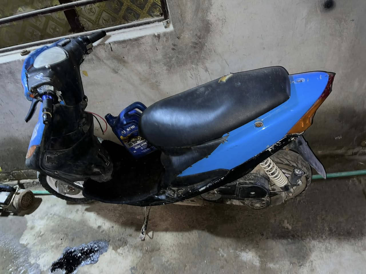 السلام عليكم عدله للبيع دراجه طافيه ماعرف شبيهه كوم حديد وكدامك واضحه دراجه رايدهه ٢٥٠ قفل مكاني اعضميه ***********
