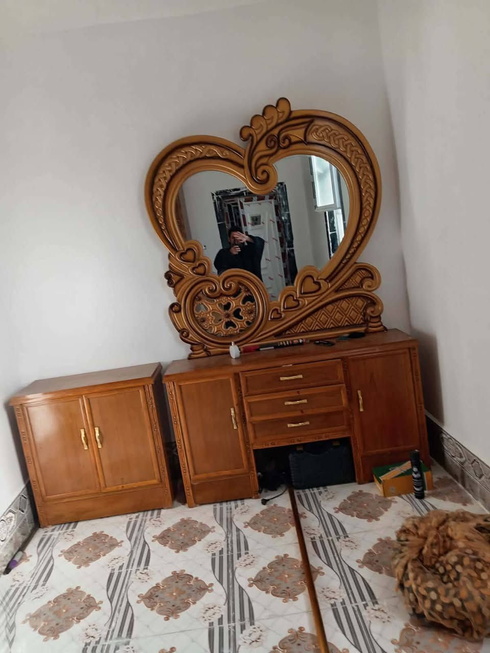 السلام عليكم اخوان توجد غرفه توج حطاطه نضافه فول السعر مليون 250وبيه مجال الاستفسار عن الرقم ***********
