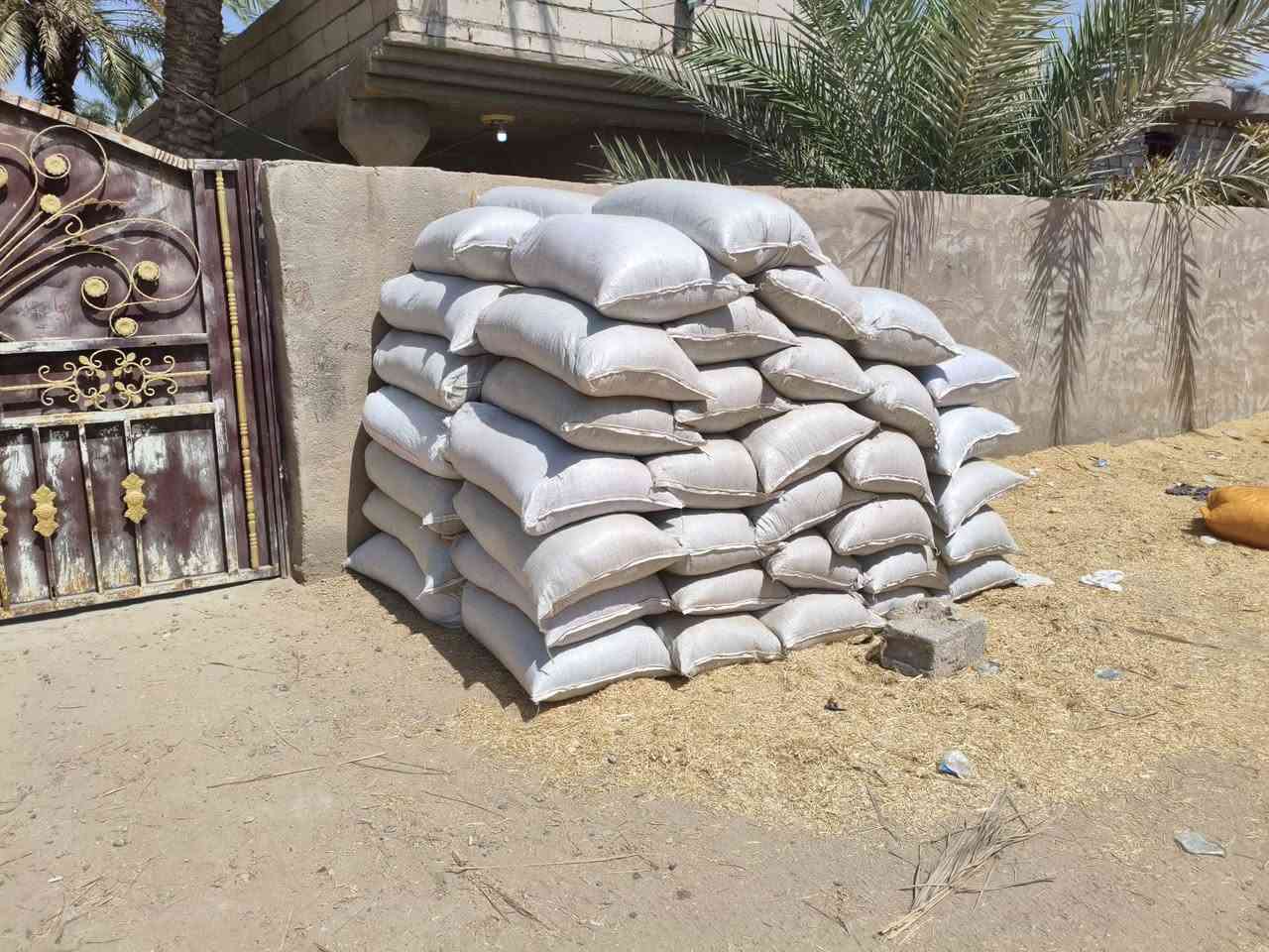 يا الله تبن عين تمر طول 90ولعرظ 70تبن درجه أولى واصل لباب البيت عنواني كربلاء عون شارع بغداد دخول كربلاء عمود 276وهاذى رقمي ***********
