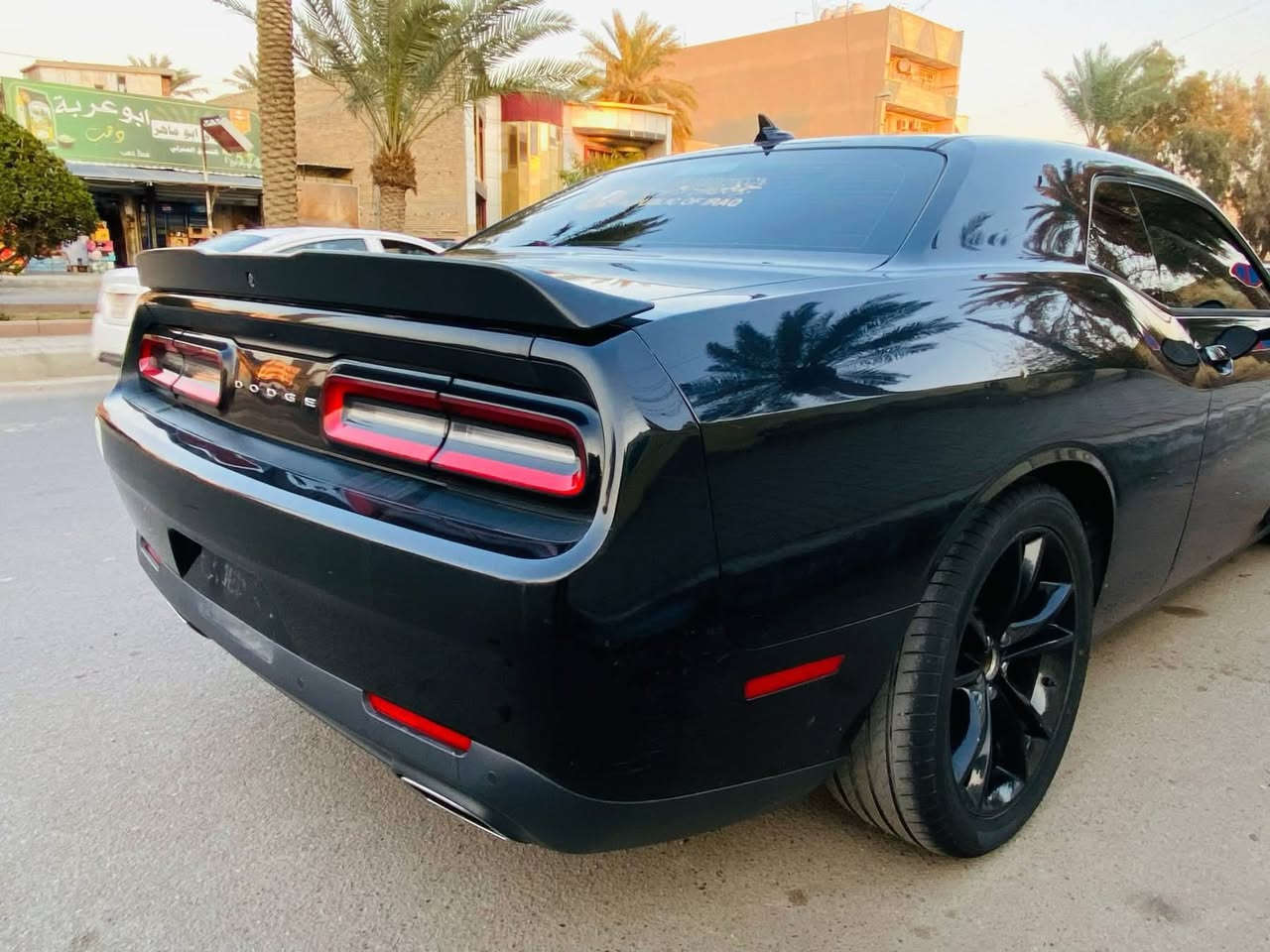 السلام عليكم 
دوج جالنجر موديل ١٦ ماشيه ١١١ 
تبديل بنيد فقد بدون ايرباك الحادث موضح بالصور
محرك ٦ سلندر  
بيها محرك جديد مال موديل ٢١ 
ماناقصها كلشي وسنويه جديده 
عارضها بـ ١٤٦ وبيها مجال 
العنوان بغداد الكرخ 
للاستفسار ***********
