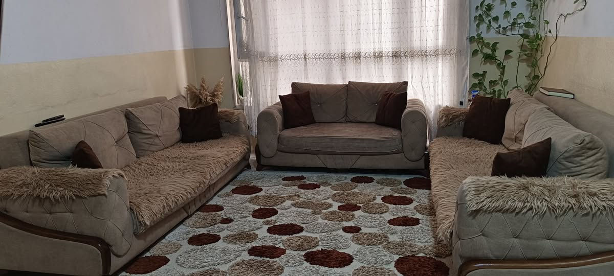 قنفات للبيع يصيرو صندوق + سرير 10نفرات
السعر  250 مع المحفورة 
رقم التواصل ***********
