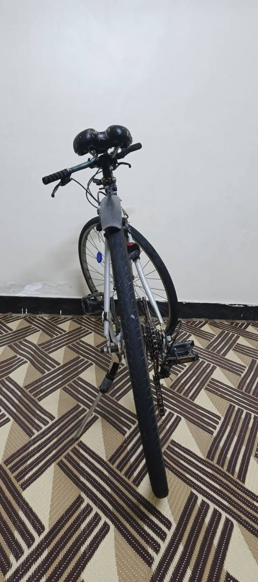 السلام عليكم بايسكل c 700 رياضي حجم 31 النضافه  85% التاير الامامي بنجر فقط تبديل جوب التايرات نضيفات السعر 80


**إذا كنت صاحب هذا الإعلان وتريد حذفه لأي سبب، رجاءا أرسل رسالة إلى الدعم الفني**